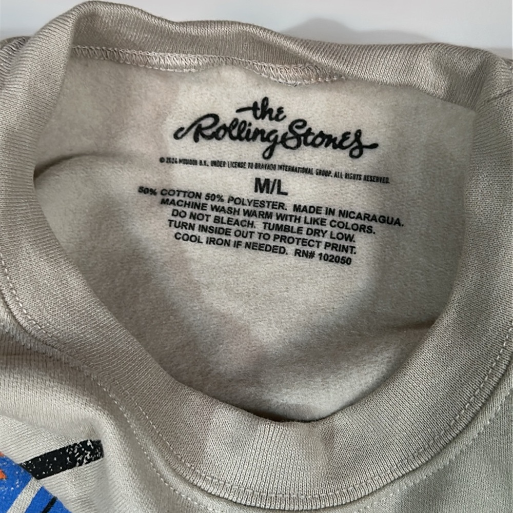 NWOT The Rolling Stones Tongues Sweatshirt - Picture 2 of 9